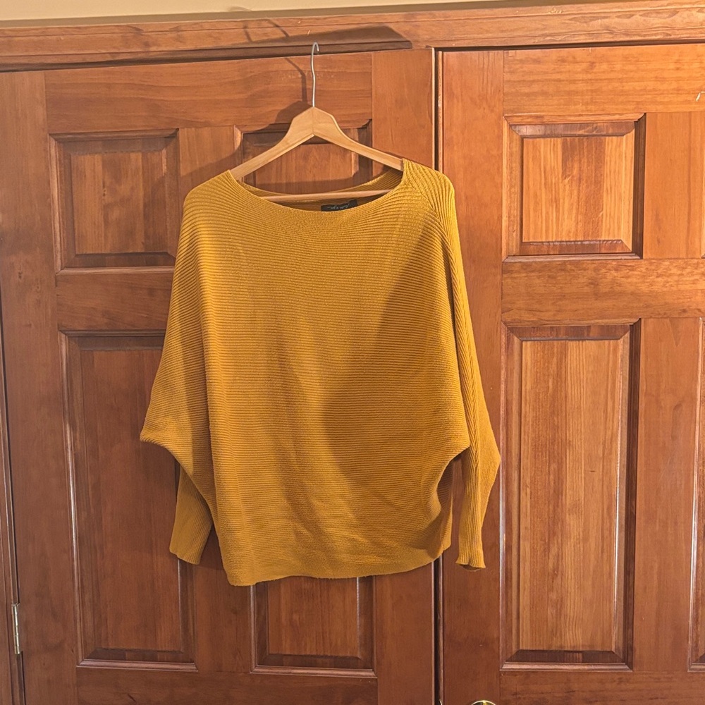 Faith & Zoe Golden Crew Neck Sweater
